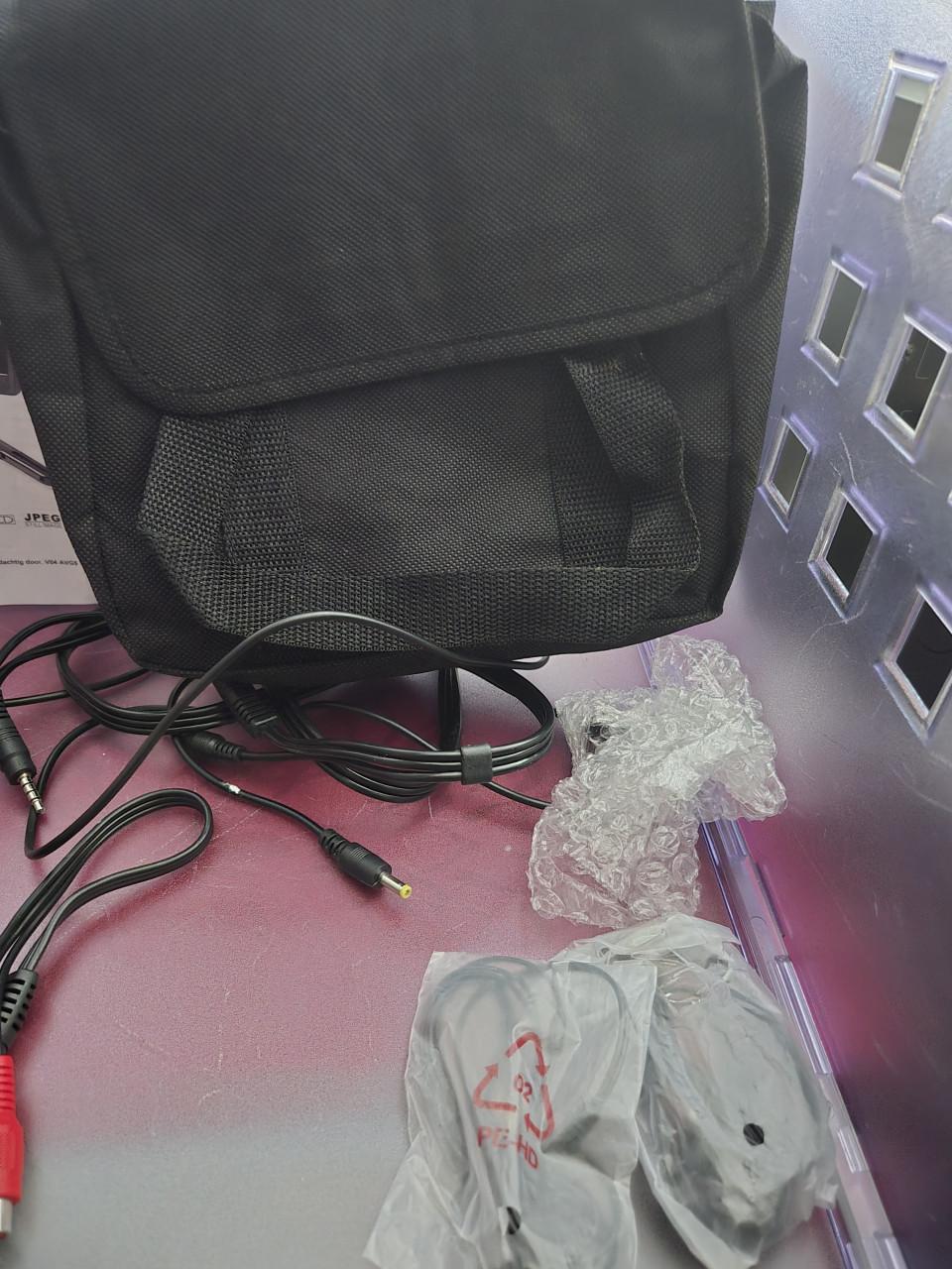 Autovision AV1101 draagbare DVD-speler voor in de auto.