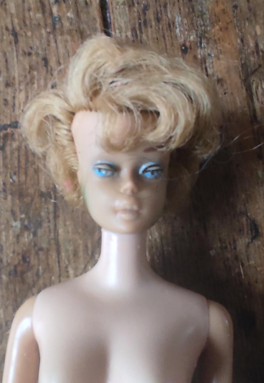 Twee Barbiepoppen jaren 60