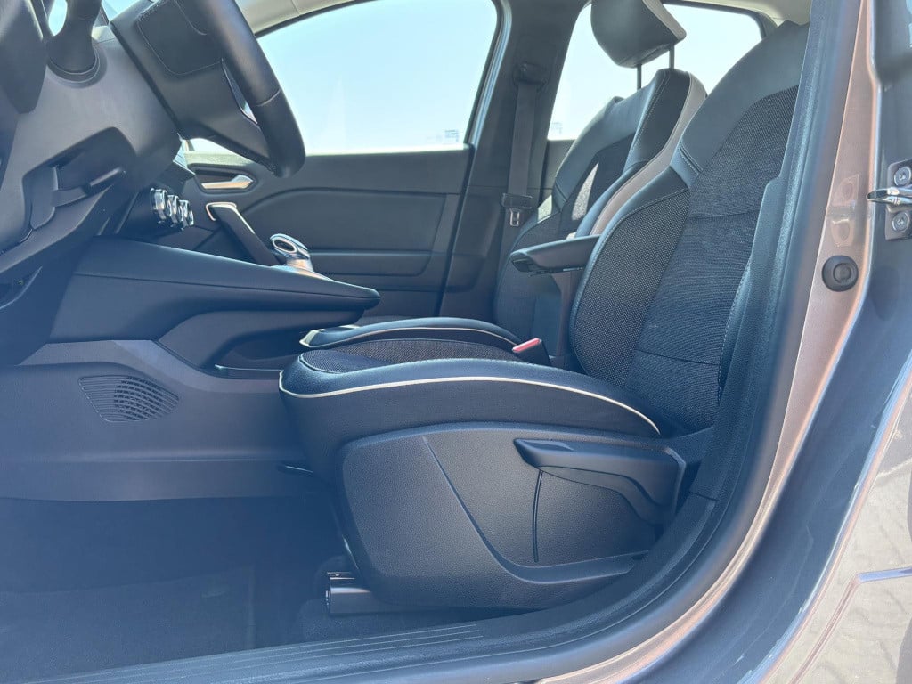 Renault Captur 1.6 e-tech plug-in hybrid 160 intens