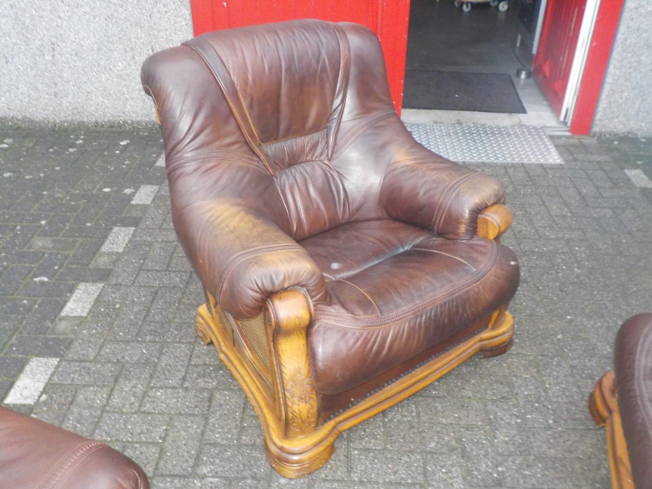 Mooie kwaliteit leren 3 + 2 + 1 zits in goede staat