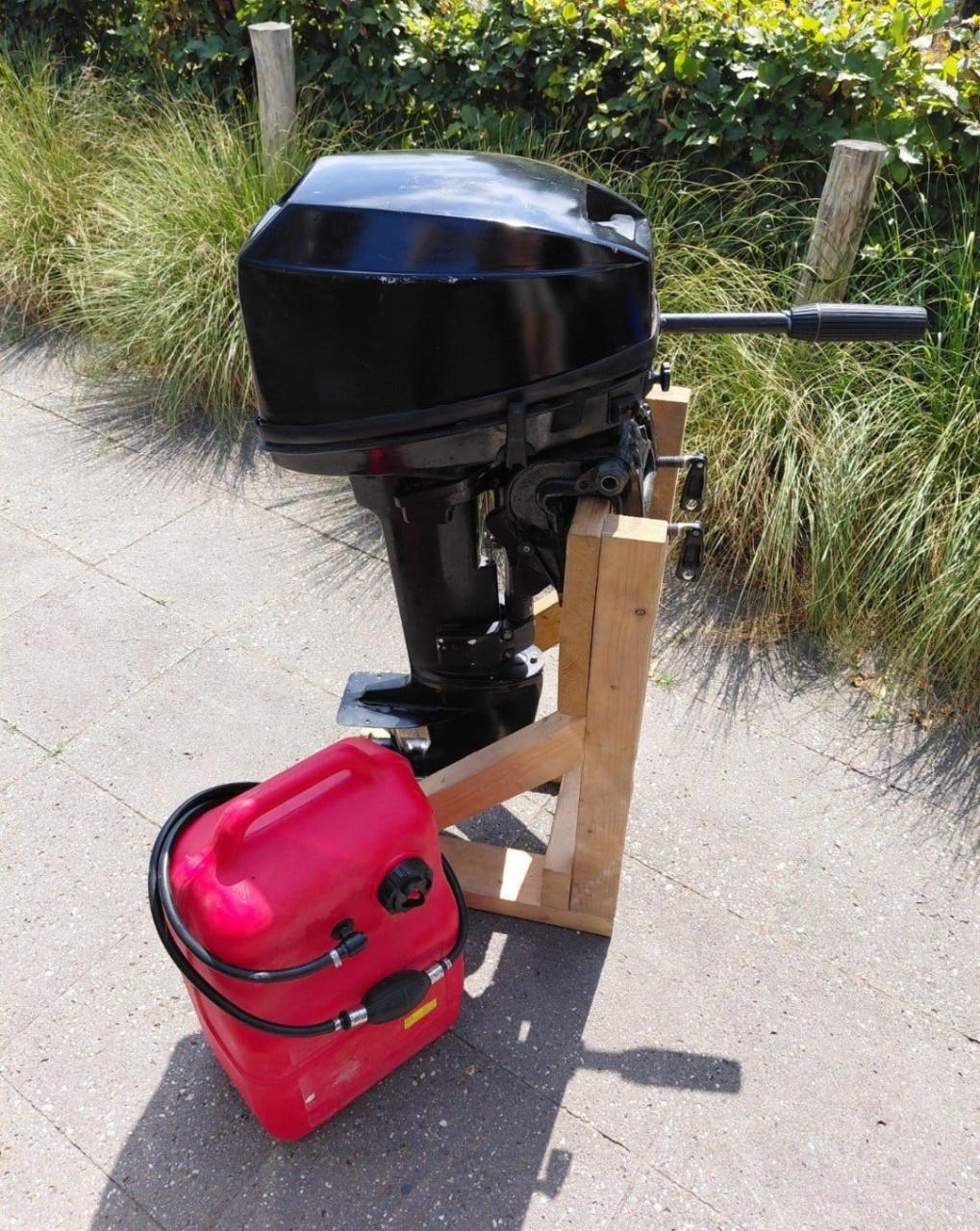 Buitenboordmotor Mercury 10 PK met externe brandstoftank