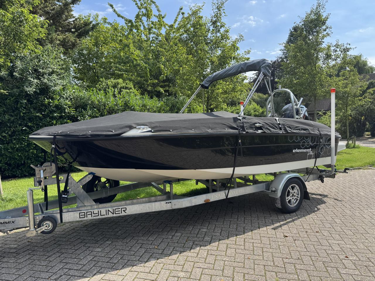 Prachtige Bayliner Element XL, 100pk Mercury 4 takt met trailer