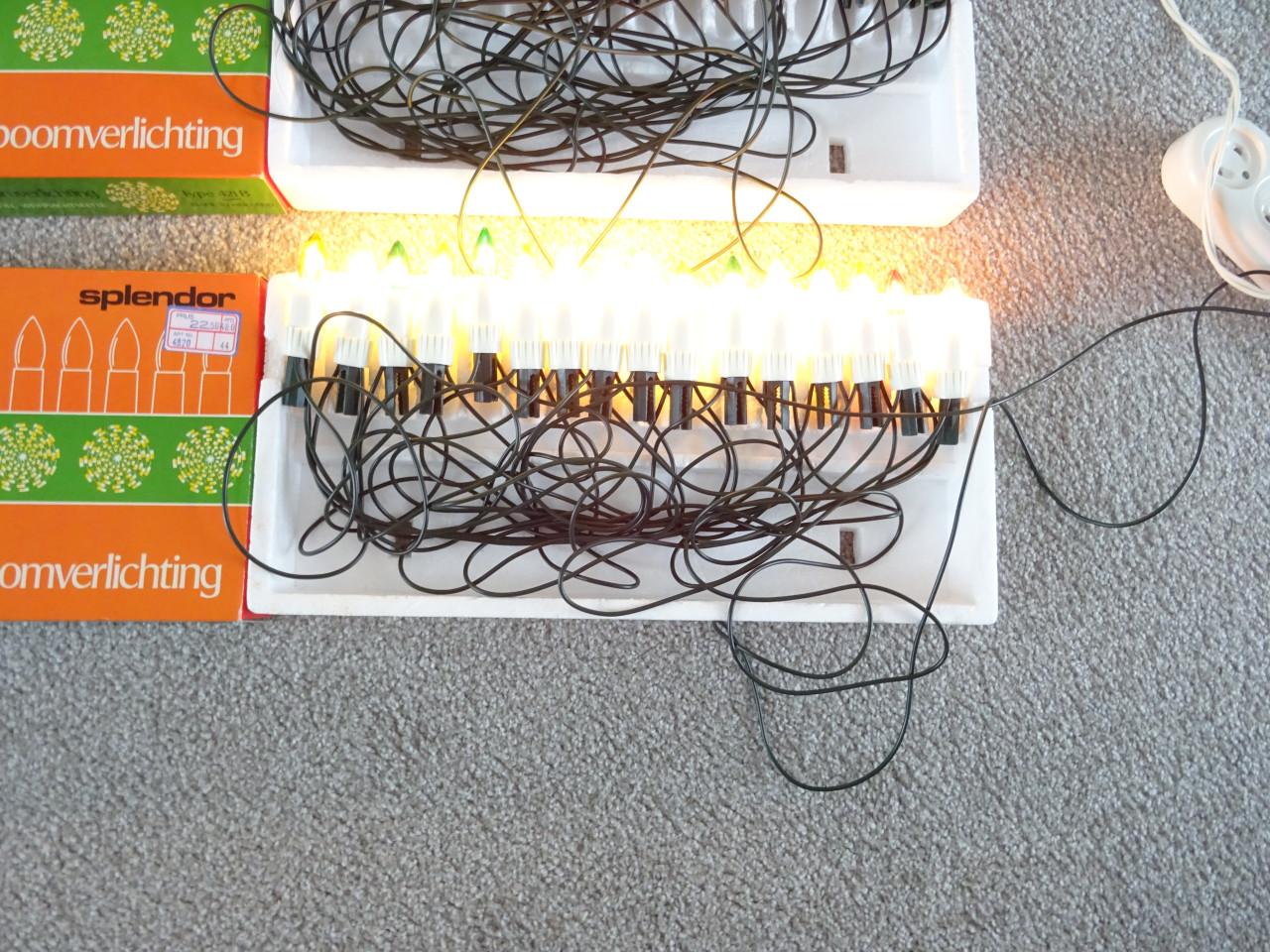 Nostalgische  Kerstverlichting  € 4,50  per doos   3 dozen  voor  € 12,00