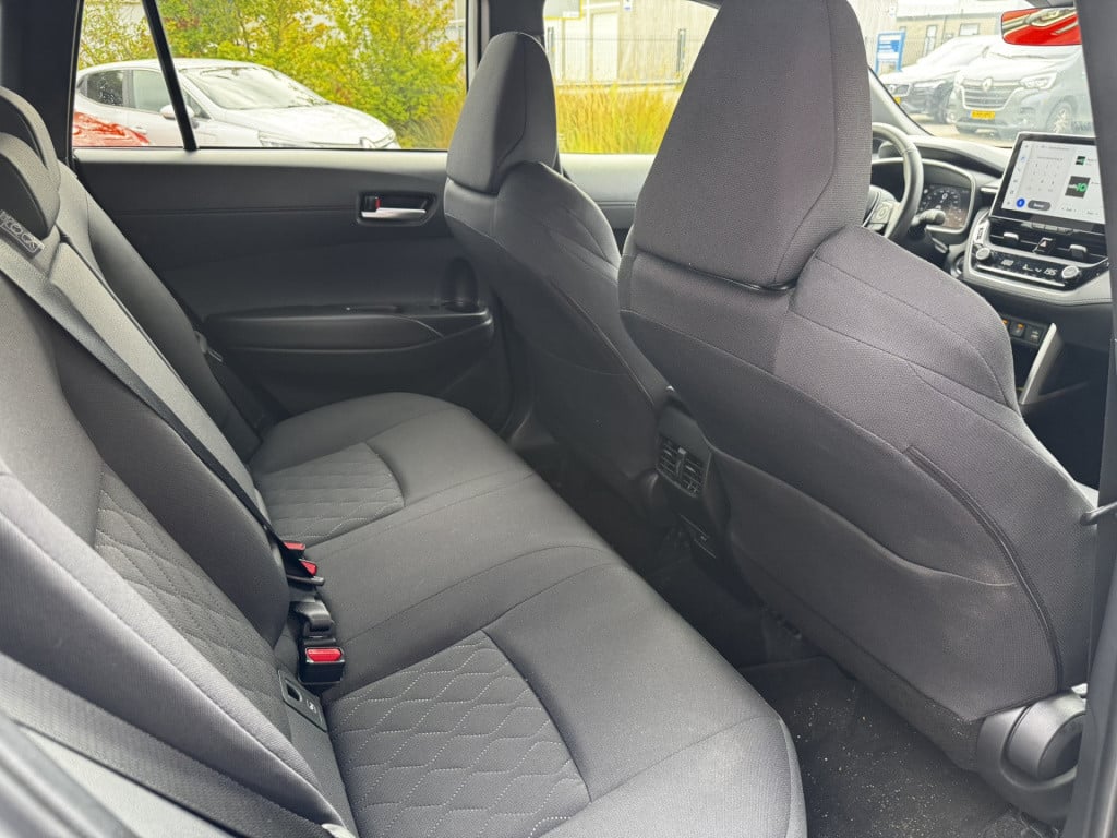 Toyota Corolla Cross 2.0 high power hybrid first edition | apple carplay |