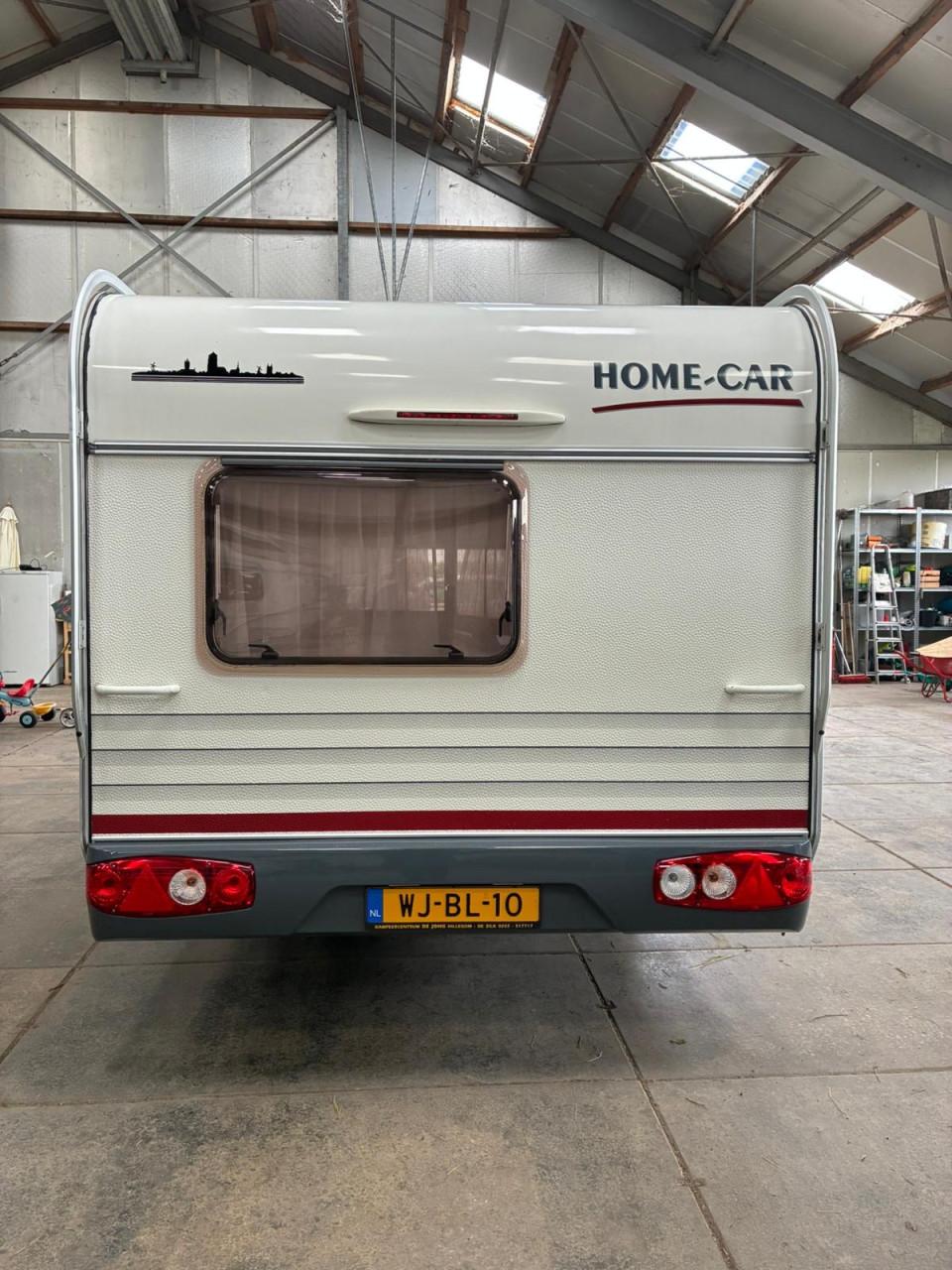 Zeer nette Home Car caravan met voortent, luifel en slaapcabine
