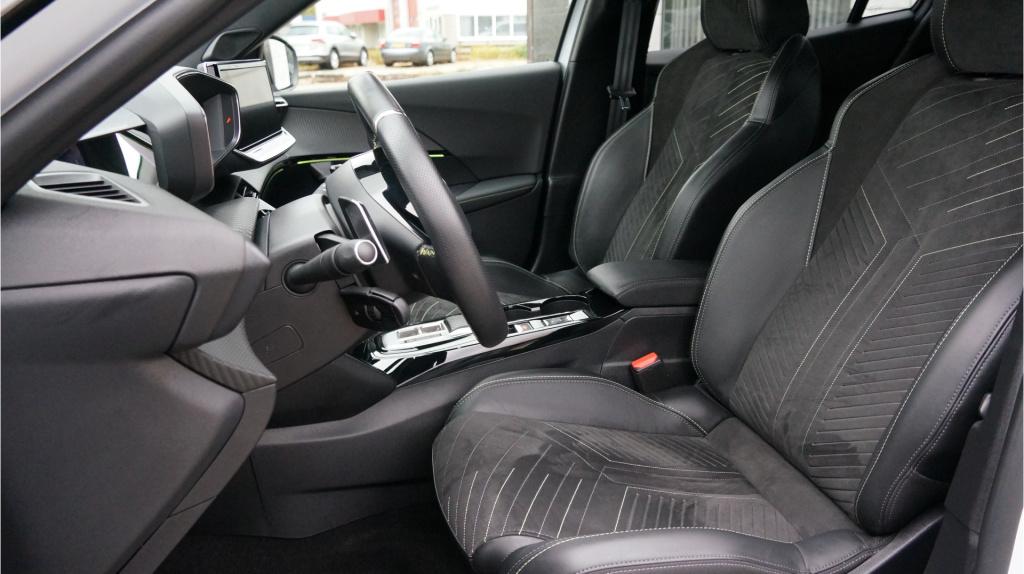Peugeot 2008 1.2 puretech gt pack alcantara massage cam. rijklaar incl. gar