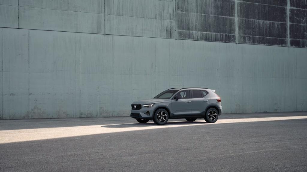 Volvo XC40 b4 gt plus dark visual park assist
