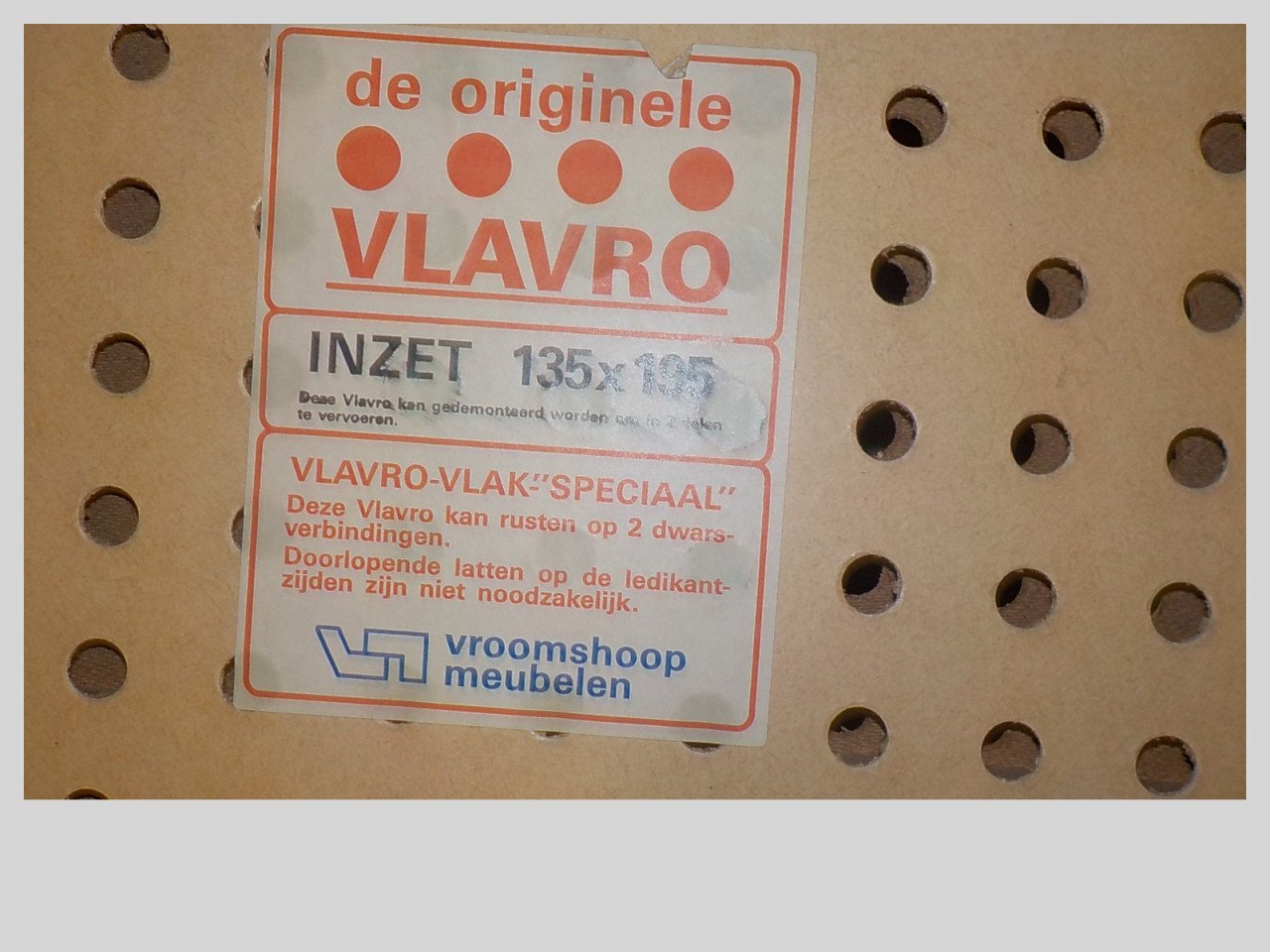 VLAVRO bedbodem op poten in zeer goede staat 135 x 195 cm