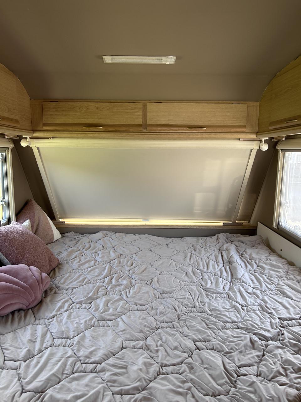 Frisse caravan SPRITE EK390 compleet met voortent en luifel