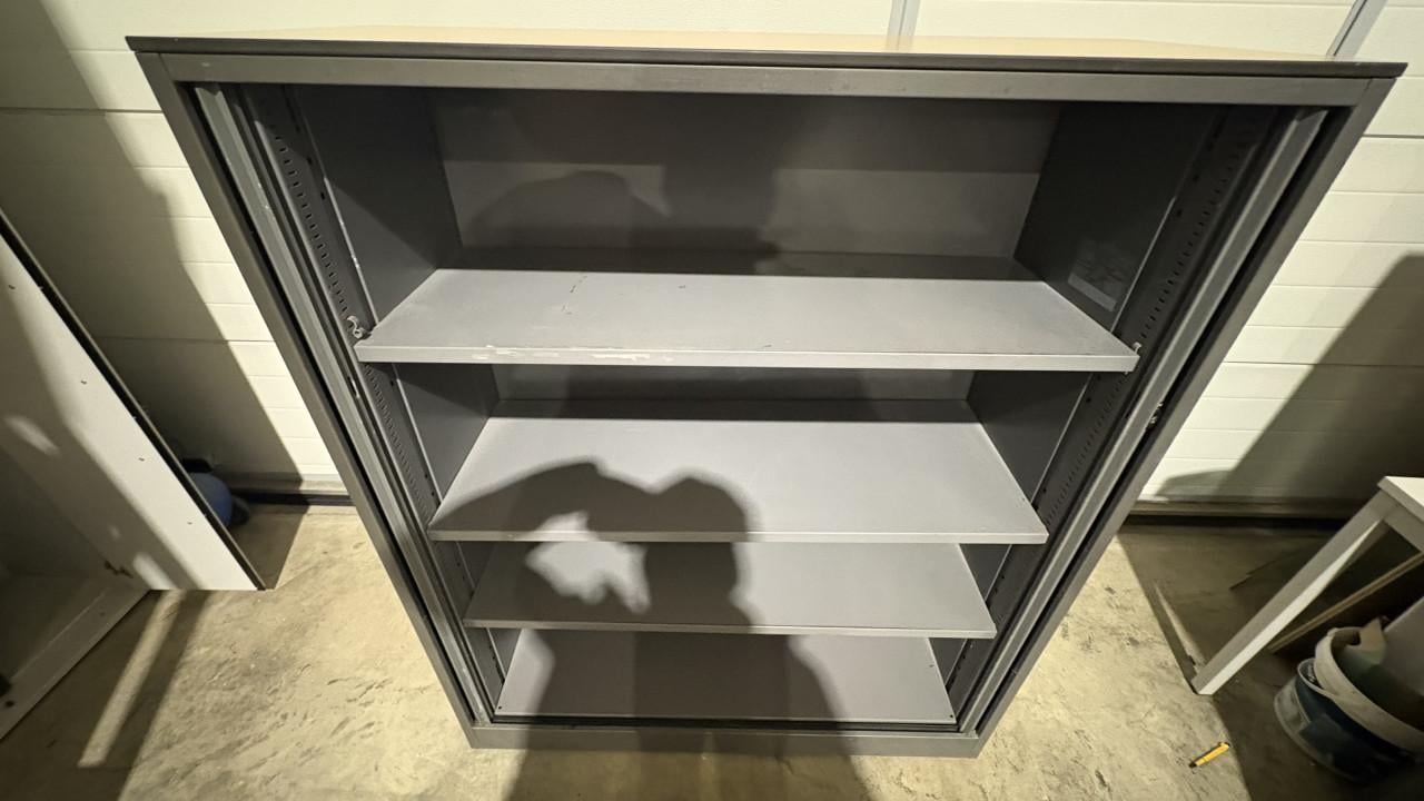 Stalen kast ahrend roldeurkast
