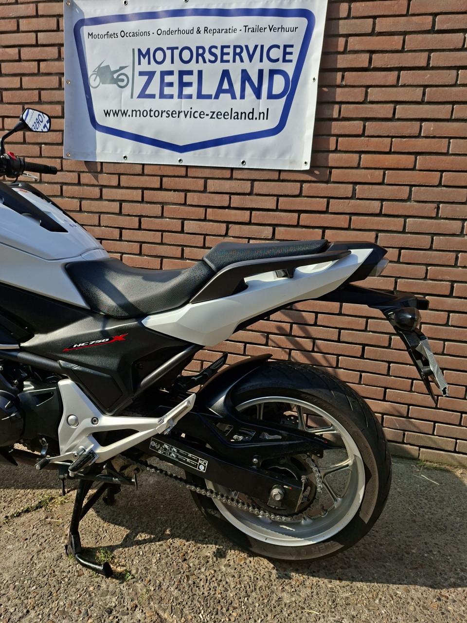 Honda NC 750X / NC 750 XA | 2016