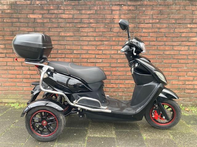 GEEN RIJBEWIJS ? NIET NODIG MET DEZE STOERE IVA T3 !