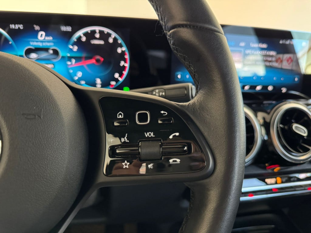 Mercedes-Benz Glb 200 business solution