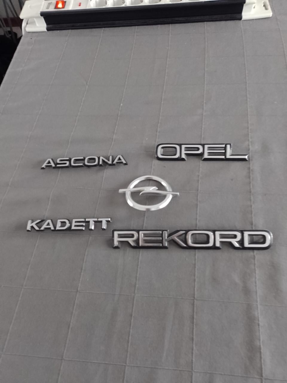 Originele  Emblemen Opel Record-Ascona-Kadett-wieldeksels