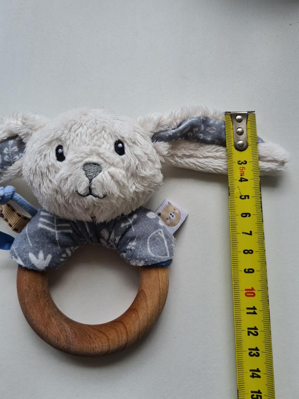 Little Dutch rammelaar met een houten ring uit de Adventure collectie.