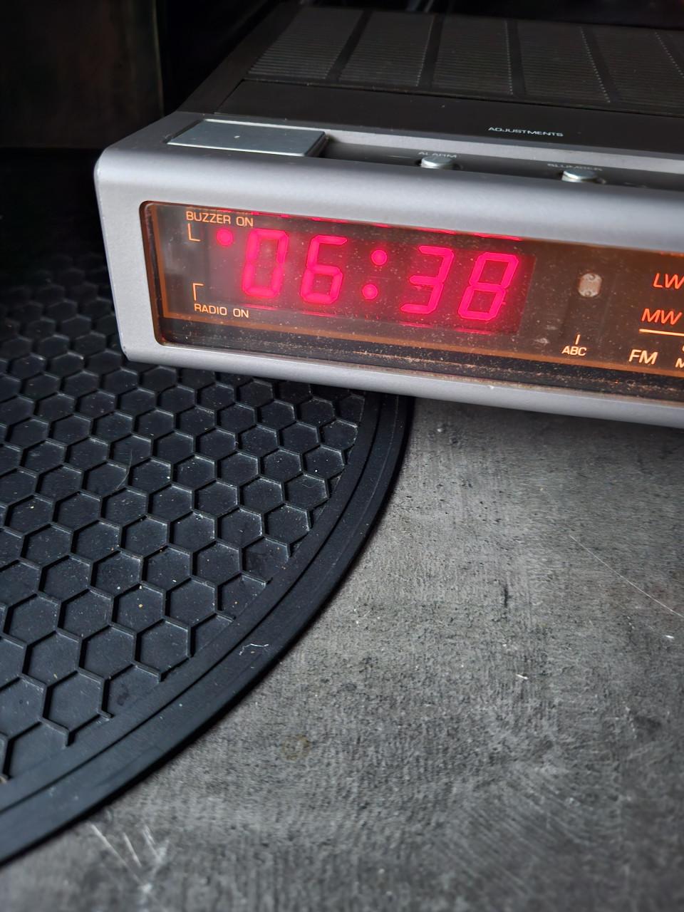 Philips 590 Electronic Clockradio - Vintage Wekker Radio