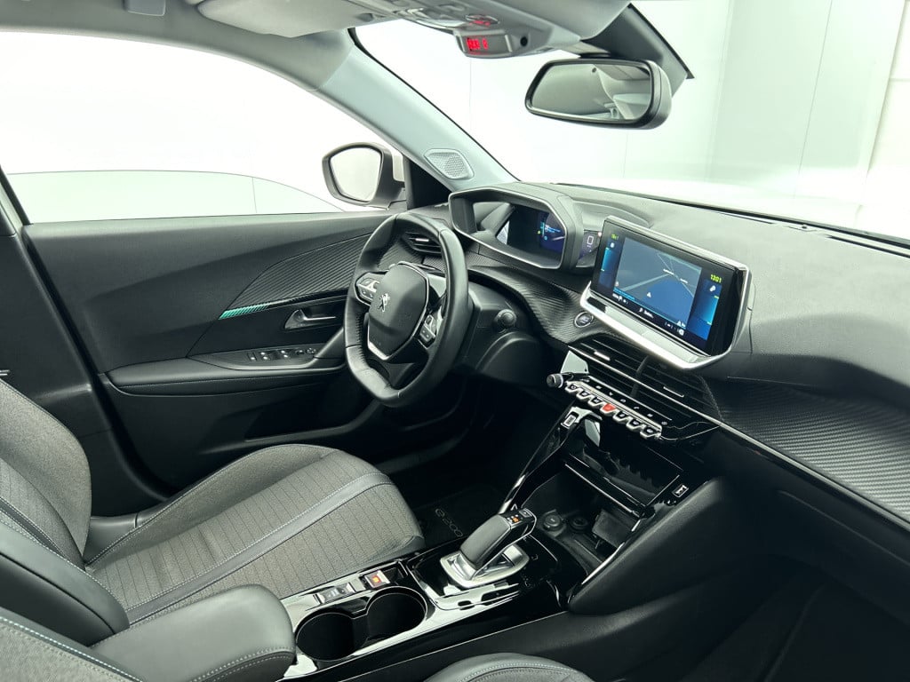Peugeot E-2008 ev blue lease allure 50 kwh | rijklaar |