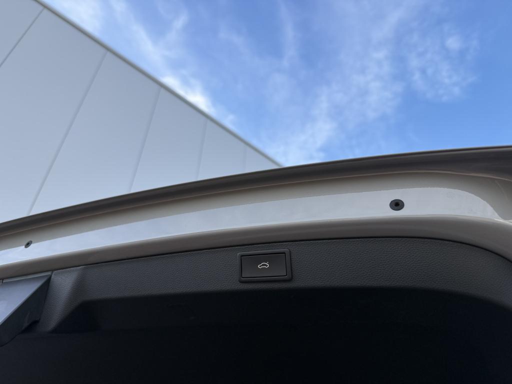 Skoda Karoq 1.5 tsi 150pk act dsg sportline | pano dak | acc | camera
