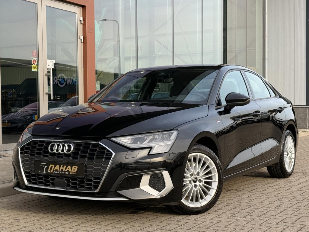 Audi A3 limousine 30 tfsi advanced edition | navi | acc | stoelverwarming |