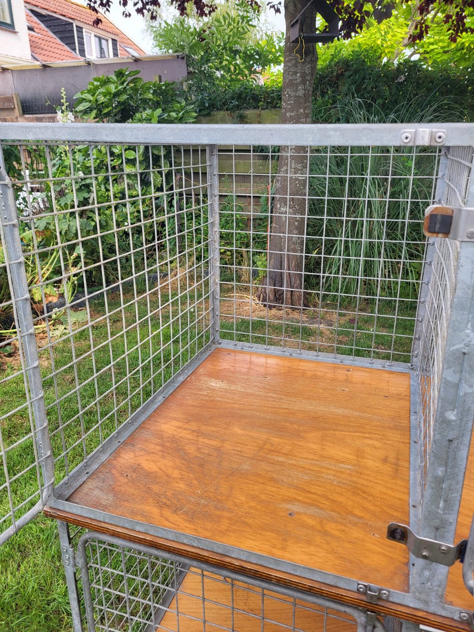 Benches (auto of anders)