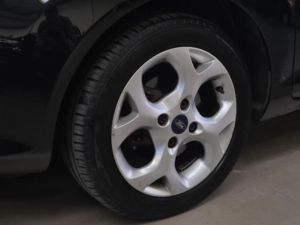 Ford Fiesta 1.4 titanium / automaat / nieuwe distriebutieriem