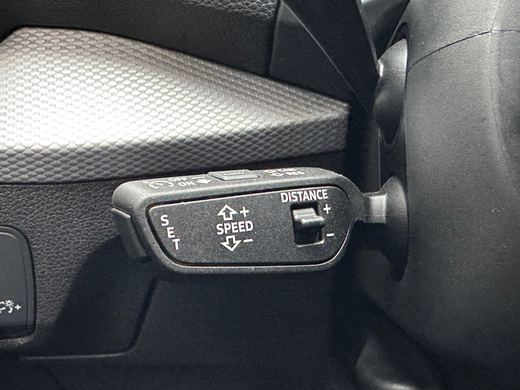 Audi Q2 35 tfsi 150pk s-tronic s-line | led | camera | carplay | elek. acht