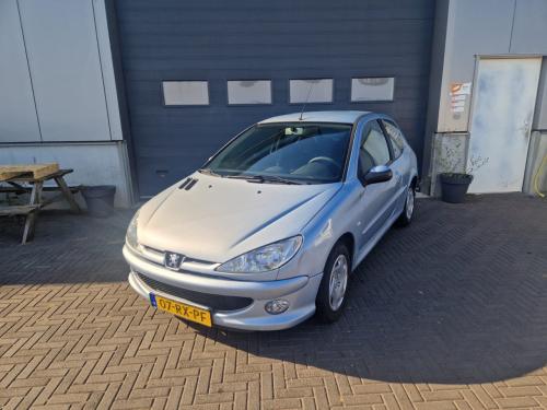 TE KOOP PEUGEOT 206 1.4 PRO LINE MET AIRCO