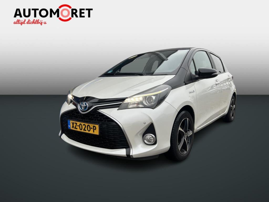 Toyota Yaris 1.5 hybrid dynamic bi-tone |gefotografeerd op winterwielen, se