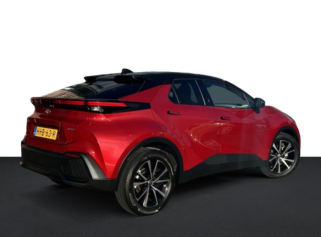 Toyota C-hr 1.8 hybr 140 first