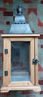 Houten lantaarn H=37 cm.