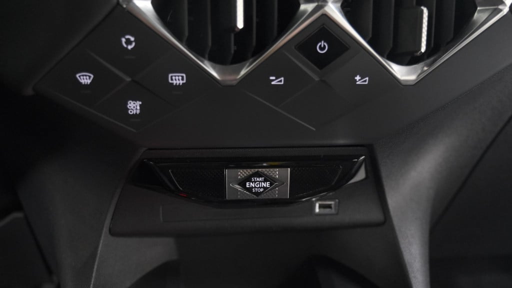 Ds Ds 3 crossback puretech 100 montmartre | parkeersensoren | apple carplay