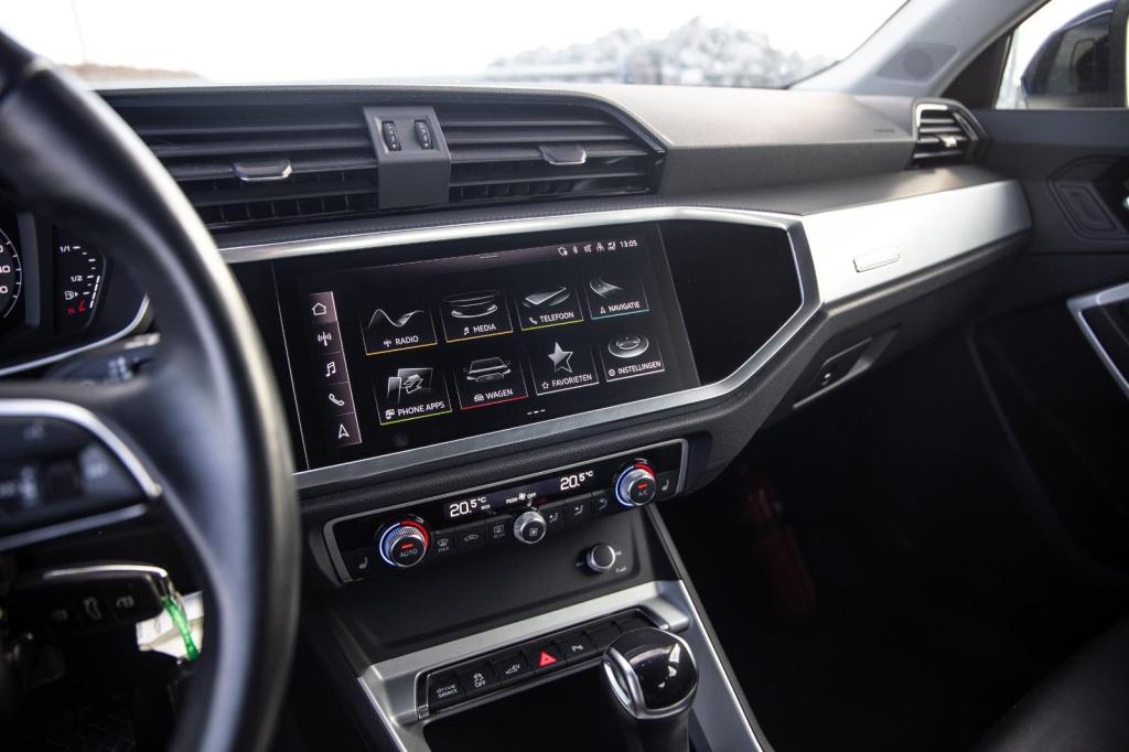 Audi Q3 45 tfsi e edition automaat / plug in hybrid / stoelverwarming / lee