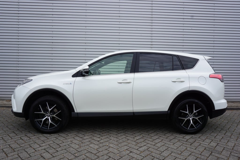 Toyota Rav4 2.5 hybrid awd style - automaat / climate / navi / cruise / ele