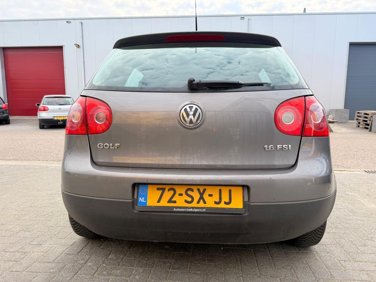 Volkswagen Golf 1.6 FSI Turijn APK tot September! €999 Rijd goed!