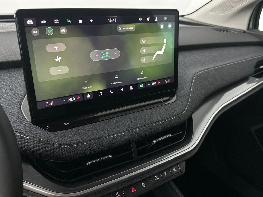 Skoda Elroq business edition tour elektromotor 210 kw / 286 pk