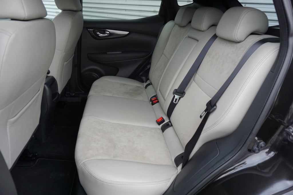 Nissan Qashqai 1.2 tekna climate / navi / camera / pano. / cruise / trekhaa