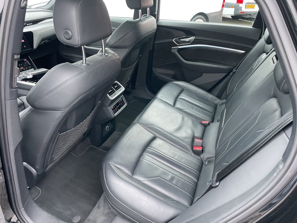 Audi E-tron 55 quattro 95 kwh s-line -full options-
