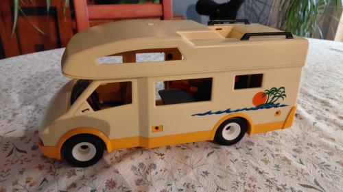 Playmobil camper en zwembadje en meer!
