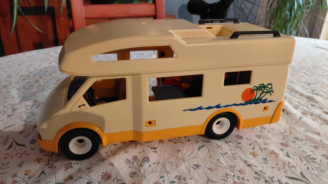 Playmobil camper en zwembadje en meer!