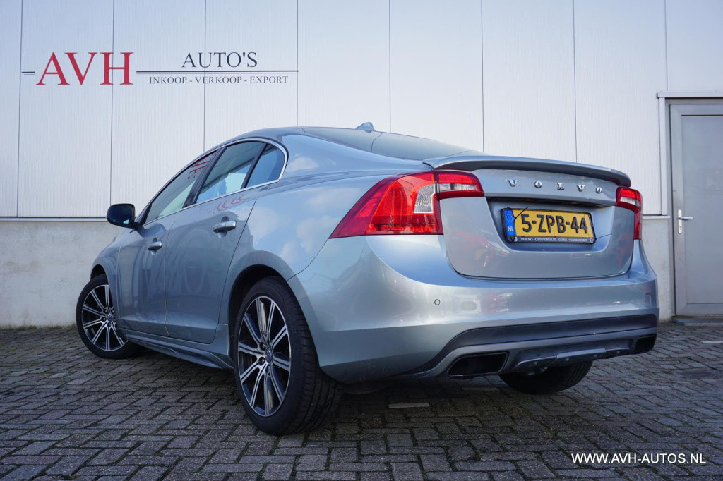 Volvo S60 1.6 t3 momentum