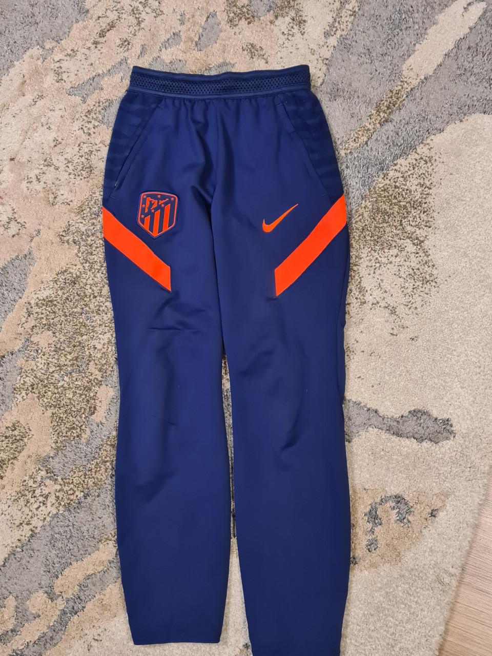 Nike sportbroek maat 140x146