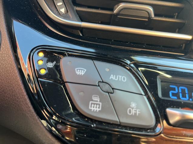 Toyota C-hr 1.8 hybrid bi-tone | leer | 18'' | camera | nav | 73.000km!