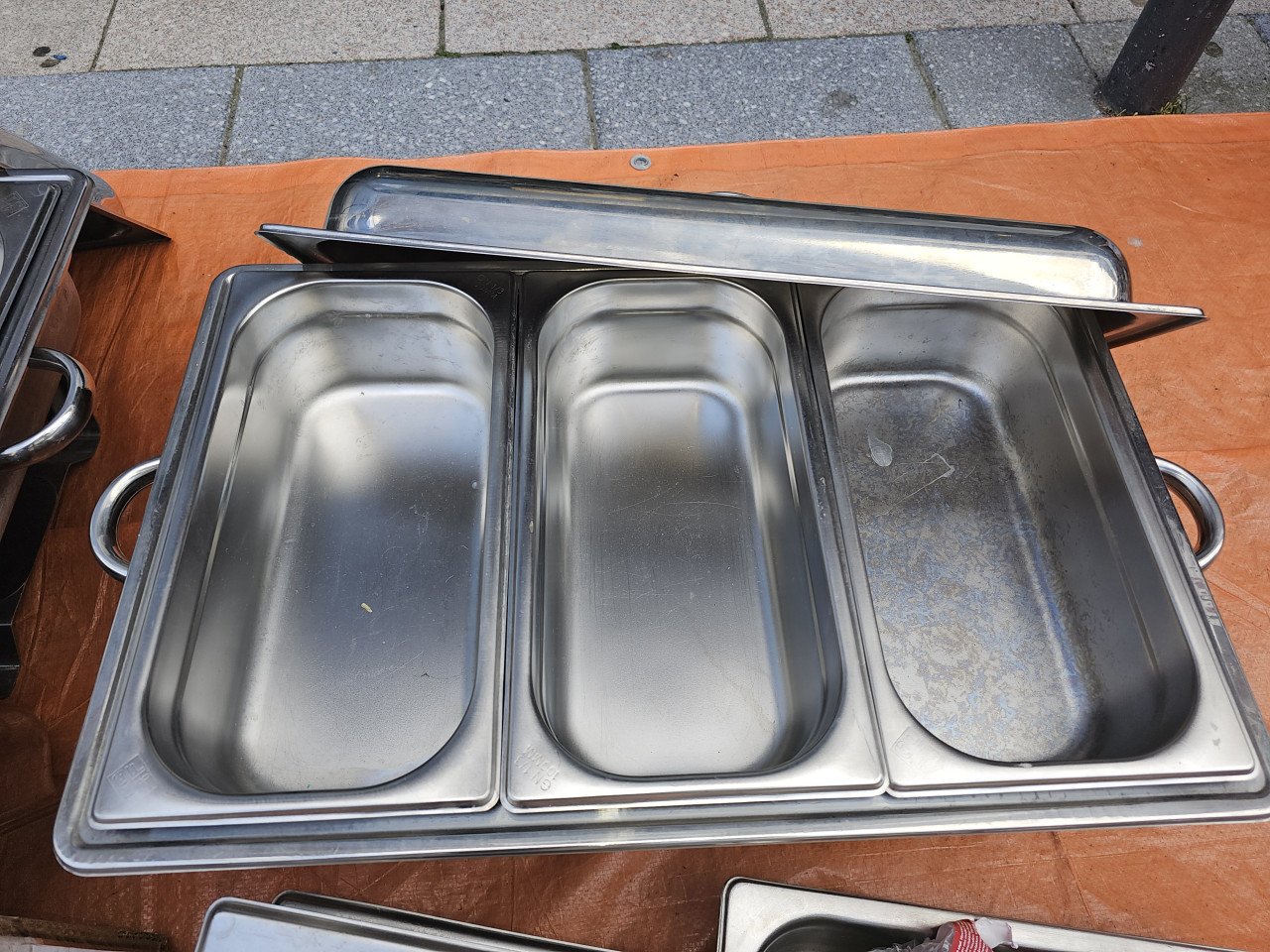 Set van 3 dekschalen met verschillende schalen voor er in te doen