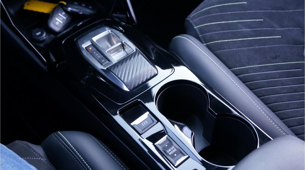 Peugeot 208 hybrid 136 e-dcs6 gt rijklaar incl garantie