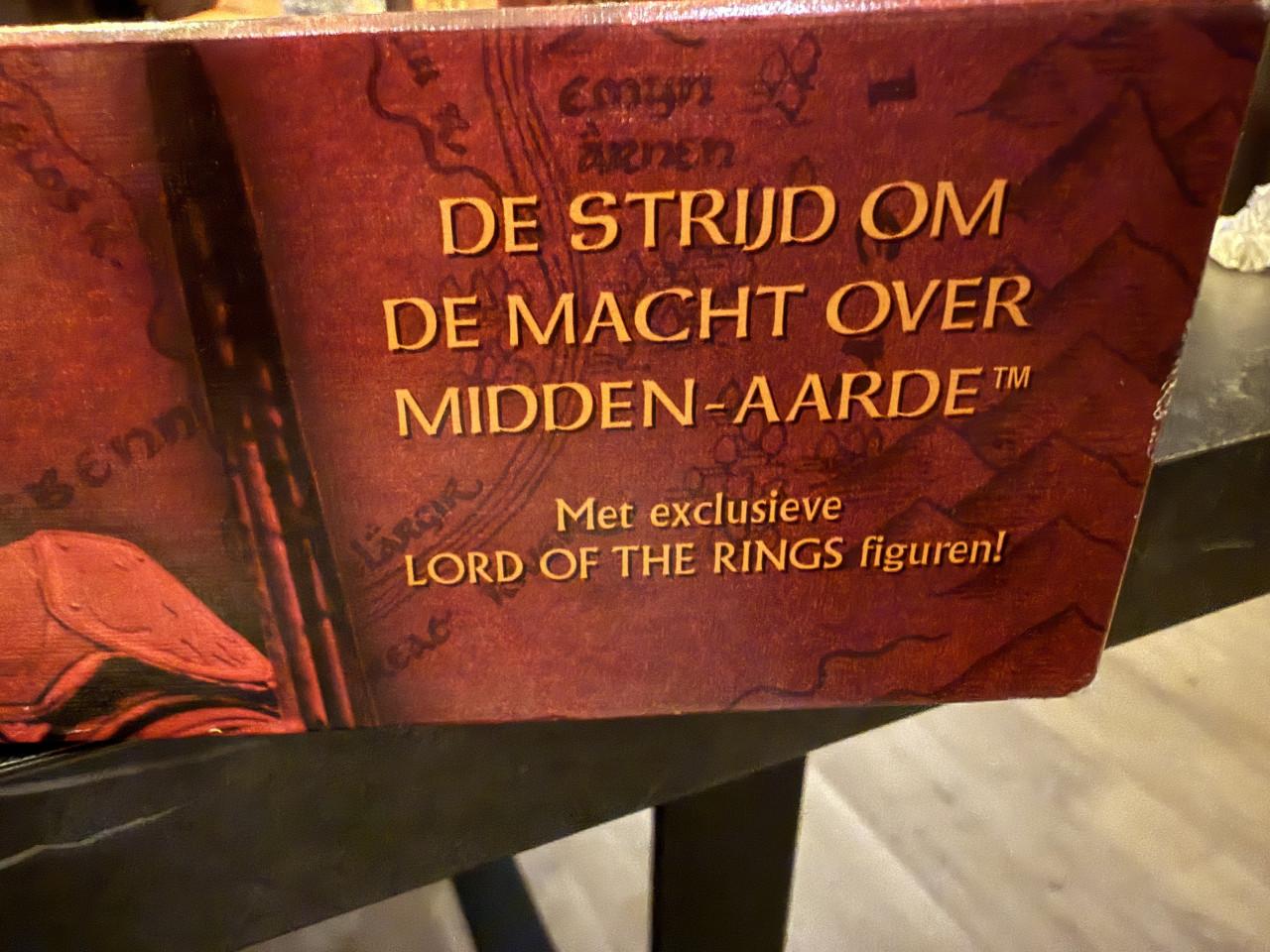RISK Lord of the rings De strijd om de macht over Midden-Aarde  2-4 spelers