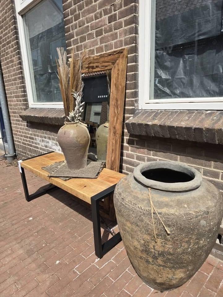 NACHTKASTJES MAAR OOK DEZE SCHITTERENDE BANK, TE GEBRUIKEN ALS BEDBANK NU