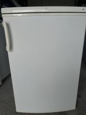 A+ klasse vrieskast 85x60 cm. Inhoud Vriezer 77 liter als nieuw