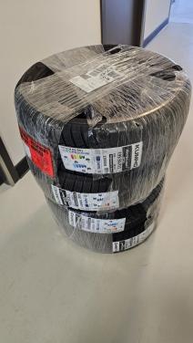 Nieuwe winterbanden 195/50 R15 ongebruikt