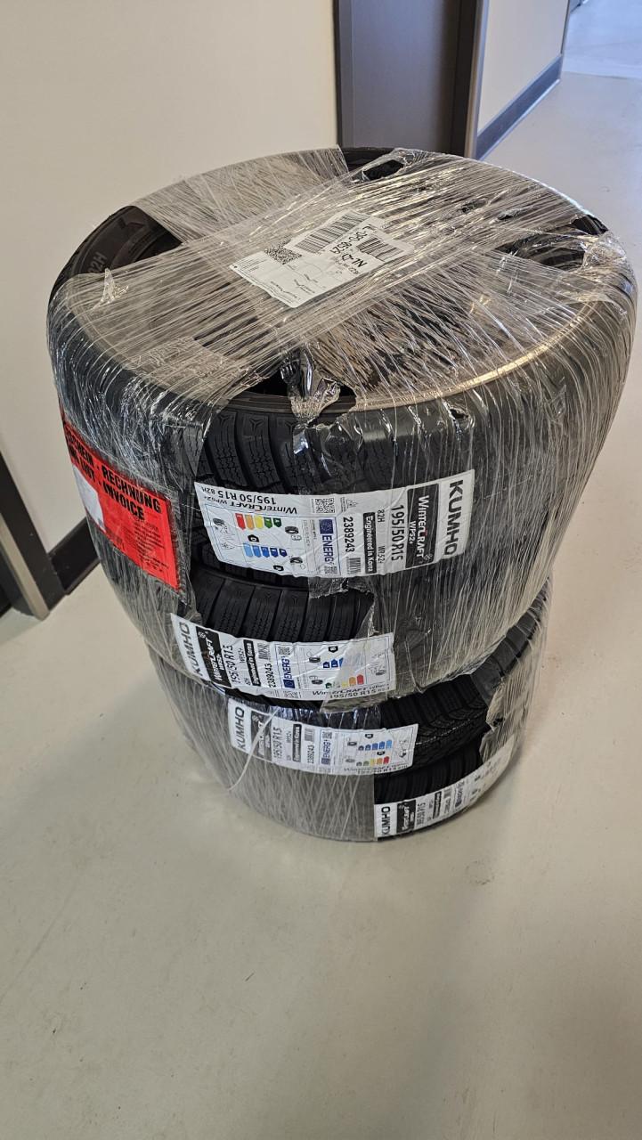 Nieuwe winterbanden 195/50 R15 ongebruikt