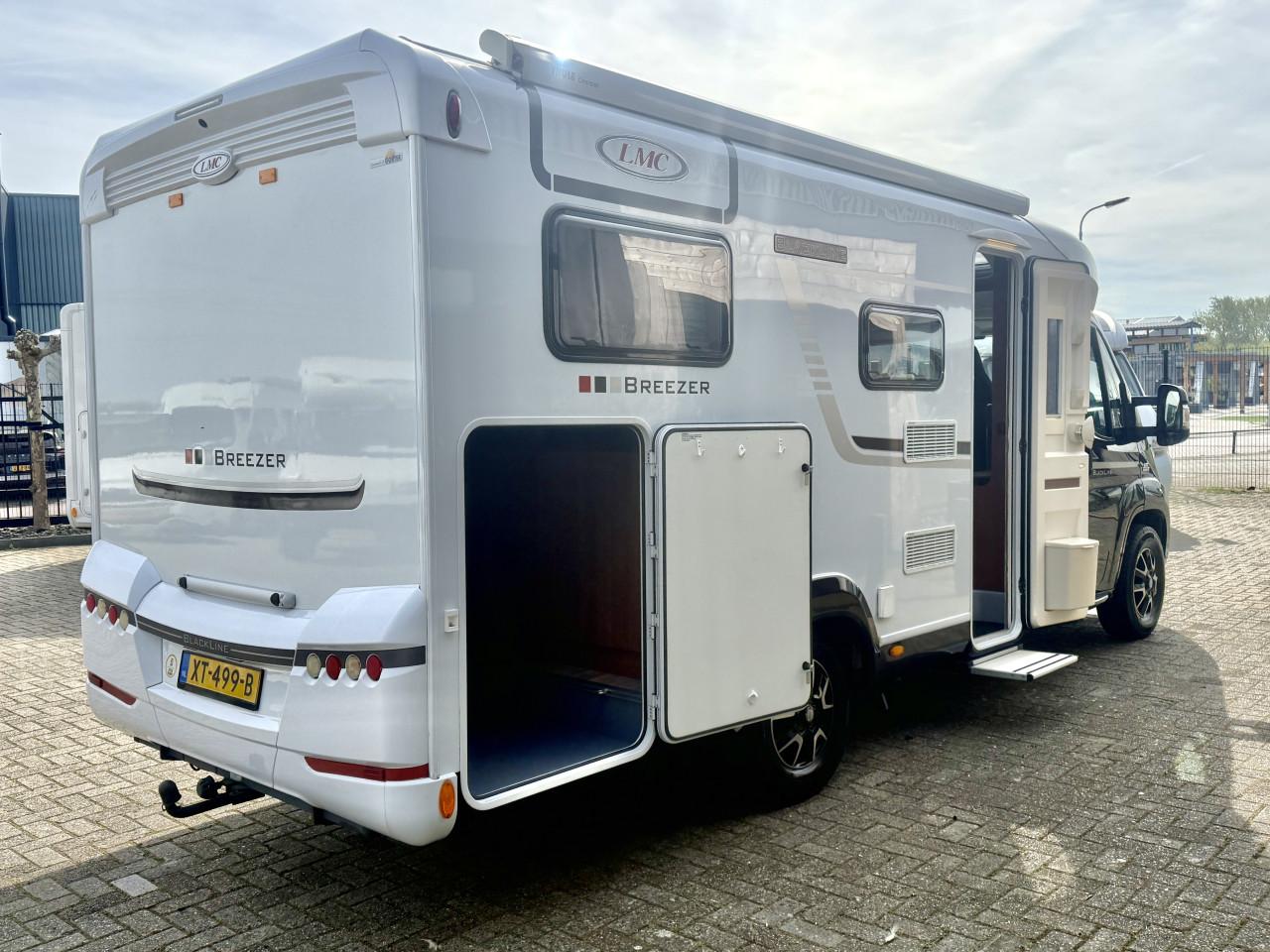 LMC Breezer V646G (Lengtebedden, Nieuwstaat, Dakairco!!)